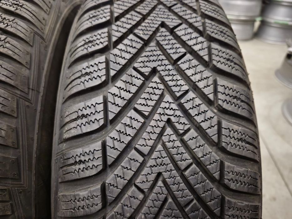 2 anvelope iarna Vredestein 185 65 15 ca și noi