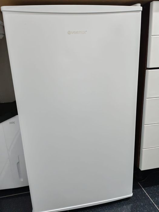 Frigider NOU VORTEX  80 litri înălțime 85 cm, cu factura si garanție