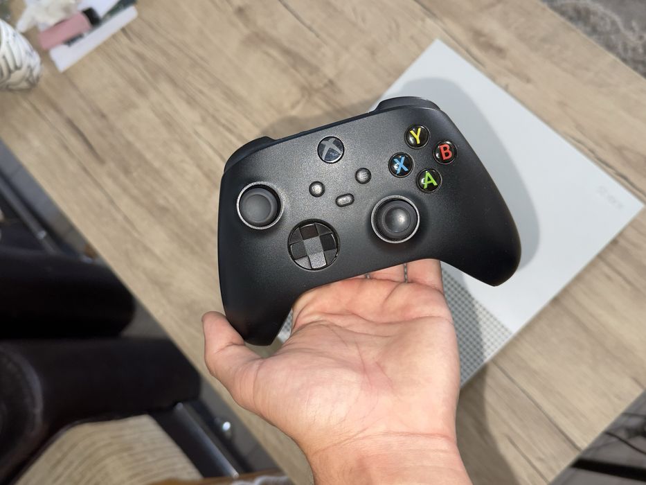 Xbox One S  1TB