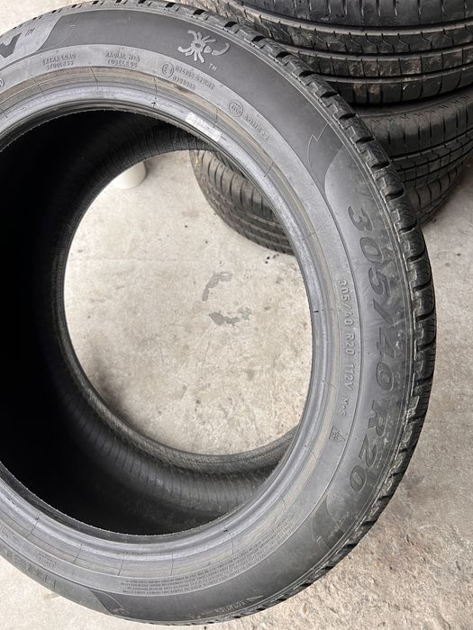 4 anvelope iarna 305/40/20 + 275/45/20 , Pirelli !