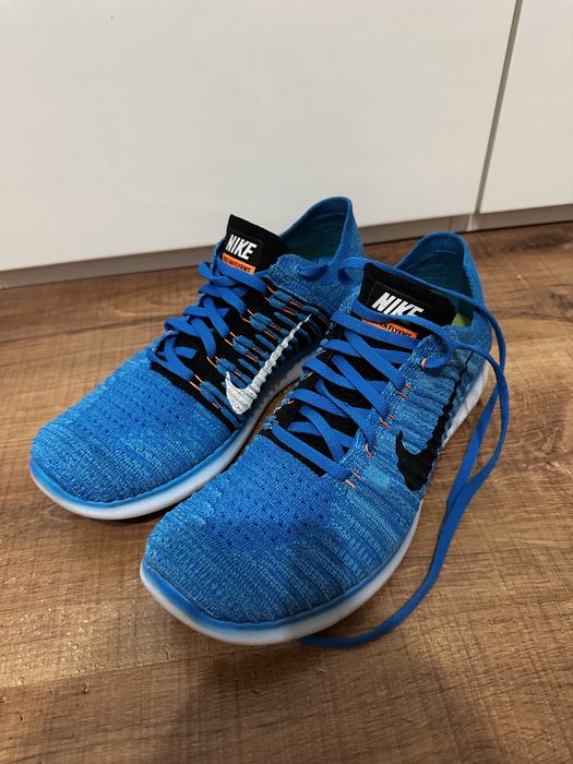 Беговые кроссовки Nike Free RN Flyknit