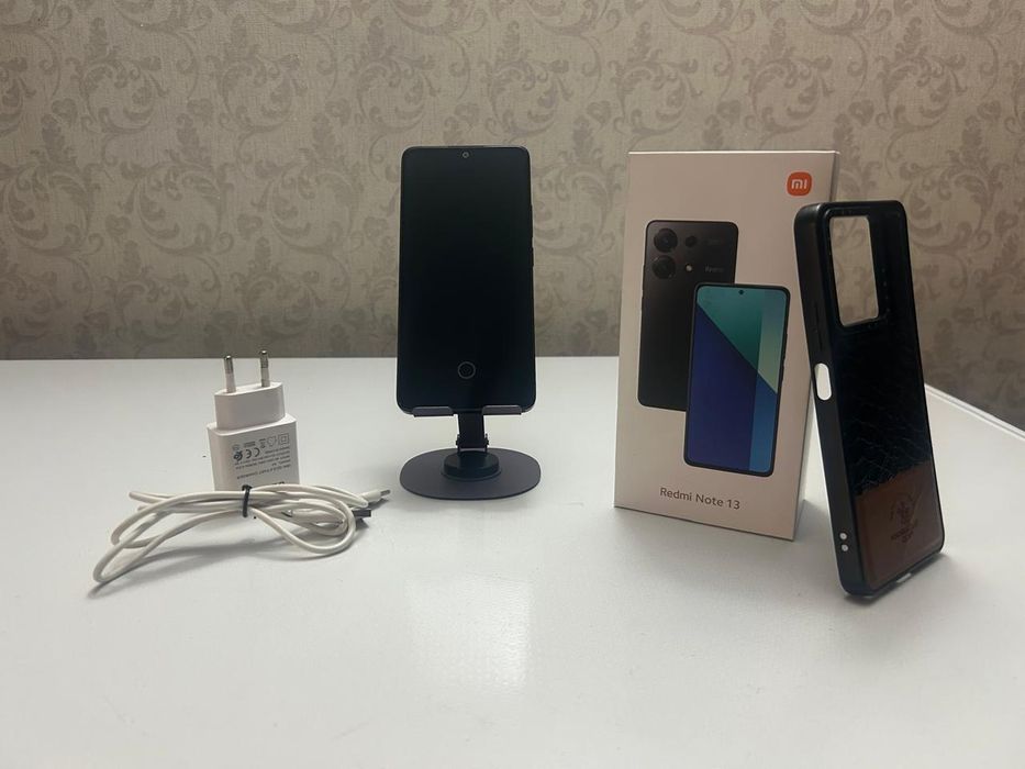 Телефон Xiaomi Redmi Note 13