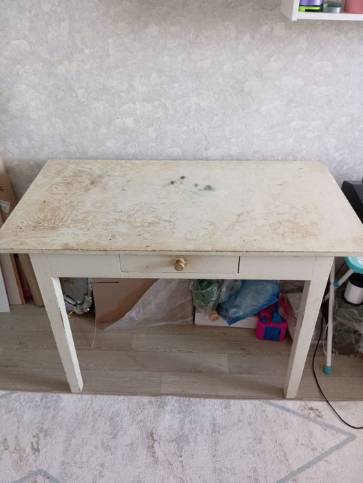 Продам стол кухонный