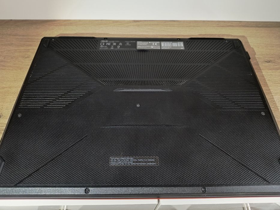 Геймърски лаптоп ASUS TUF Gaming FX505GE