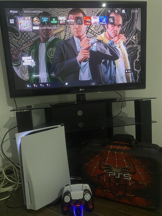 Пс 5 почти новый