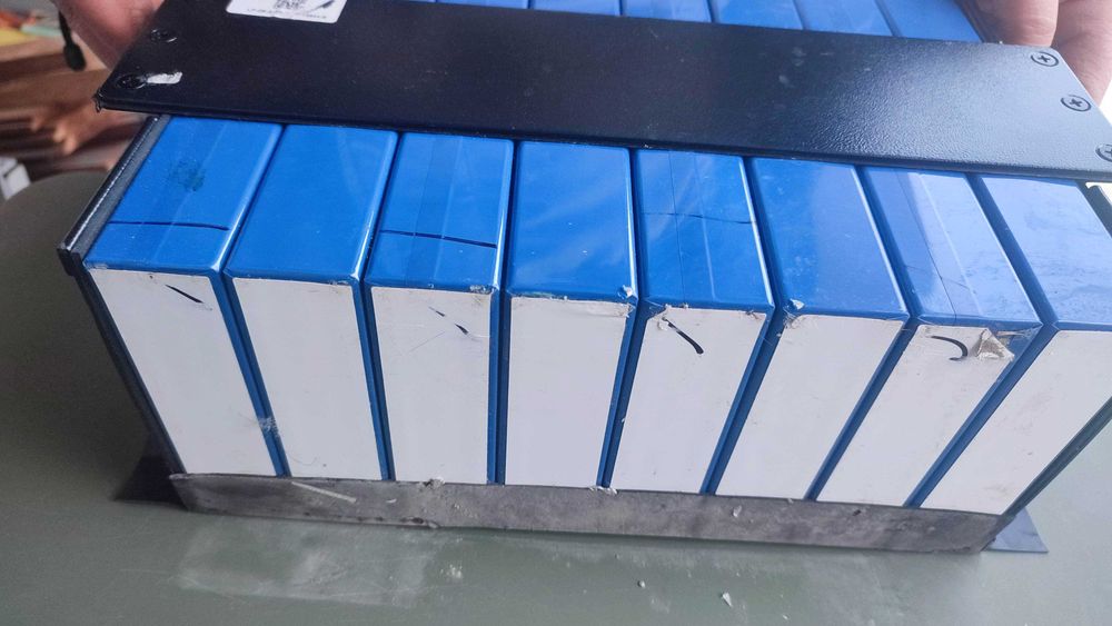 baterie stocare solara LiFePo4 8 celule 24v 100ah, 2.56kwh factura