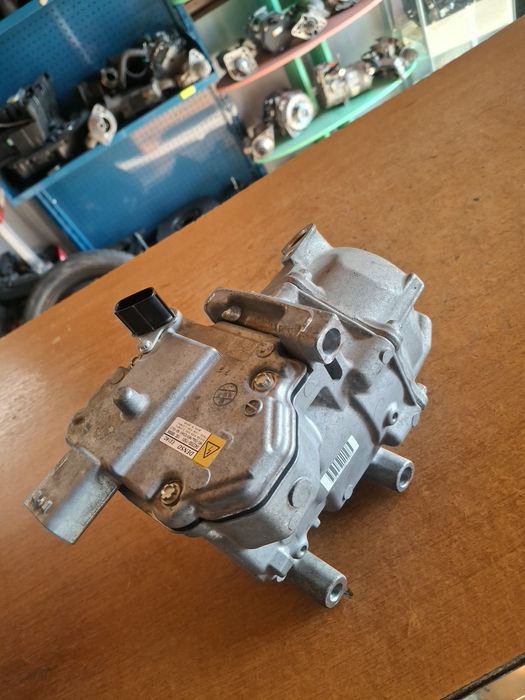 Compresor aer condiționat Toyota Yaris 1.5 Hybrid(31.000km)