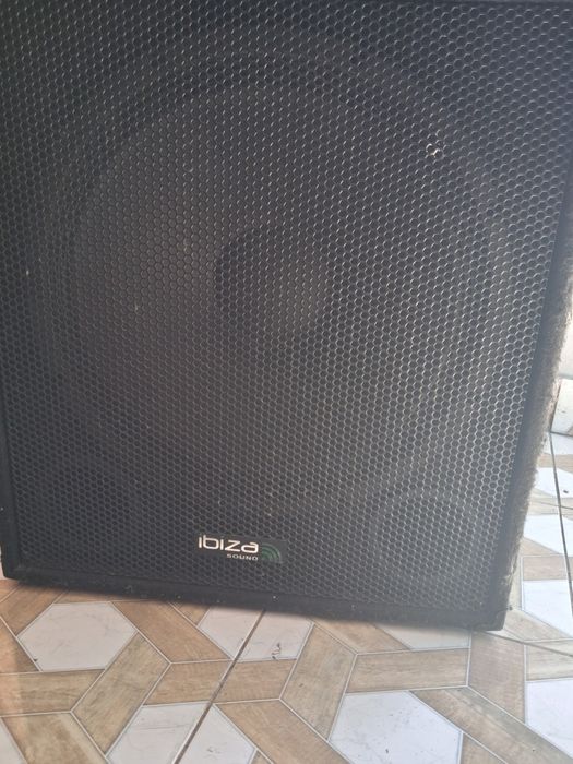Vând bas activ 1200W difuzor de 18