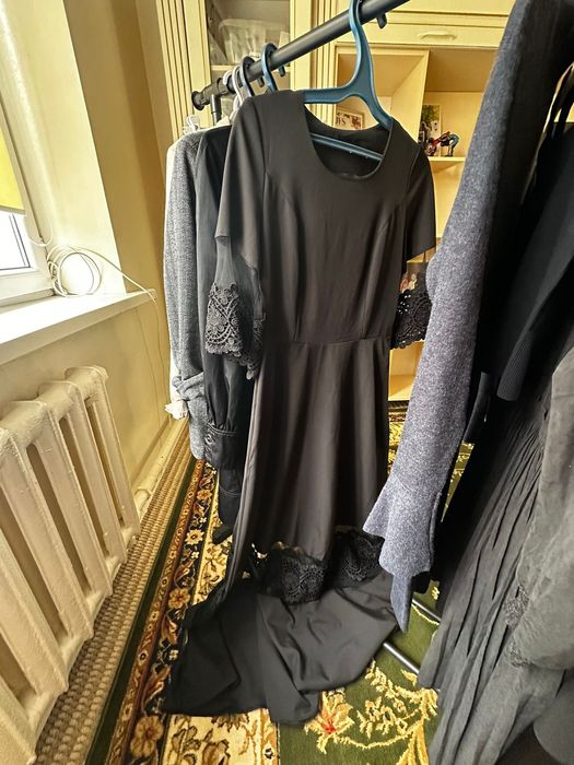 Срочно продаю женские вещи