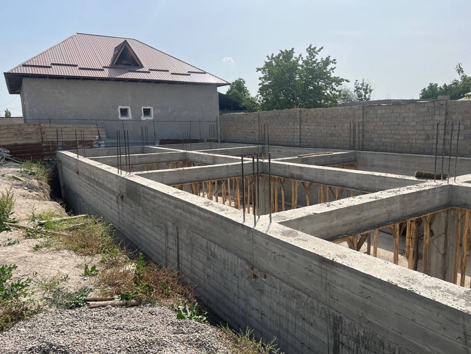 7 sotix yer sotiladi