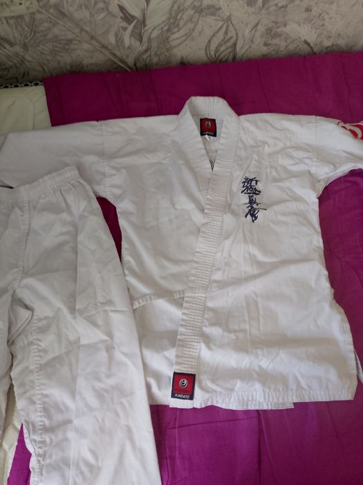 Продам кимоно для мальчиков и девочек