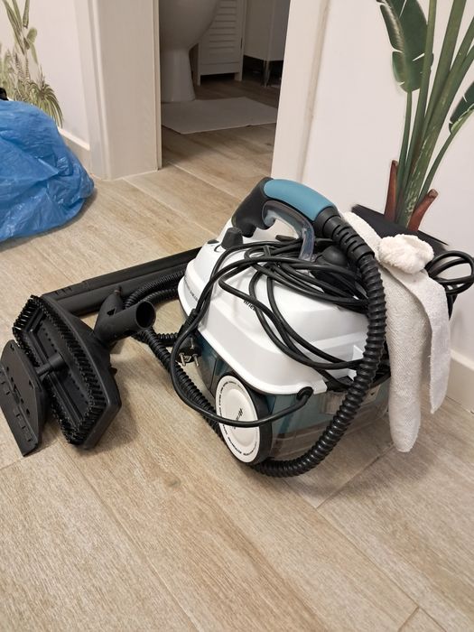 Vând aparat de curățat cu abur