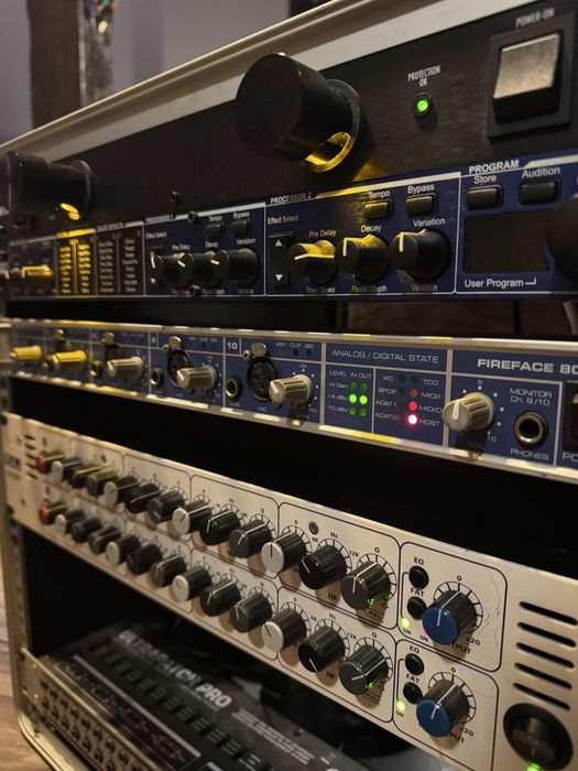 RACK CU RME Fireface 800 , Compresie, Eq….