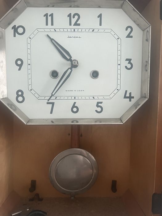 Vand Ceas cu pendular de perete