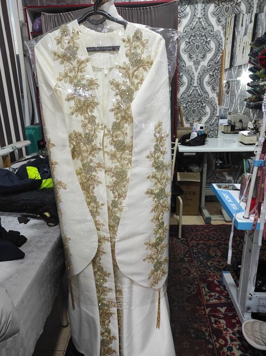 Ansambl kelin ko'ylak