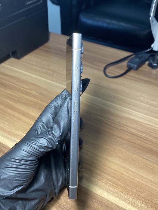 Samsung Galaxy s24 ultra • 512 GB • Titanium Gray