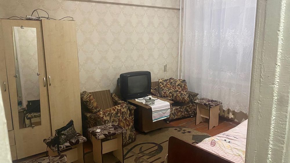 Продам квартиру на вагзале 1 этаж неугловая