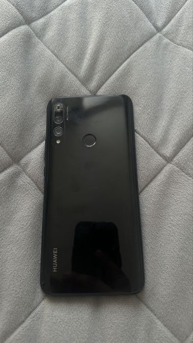 Продам два телефона Huawei , Zte
