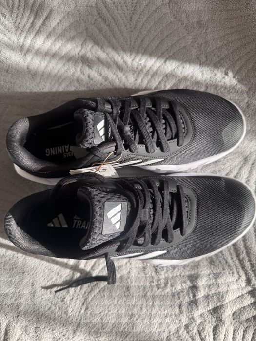 Кроссовки Adidas