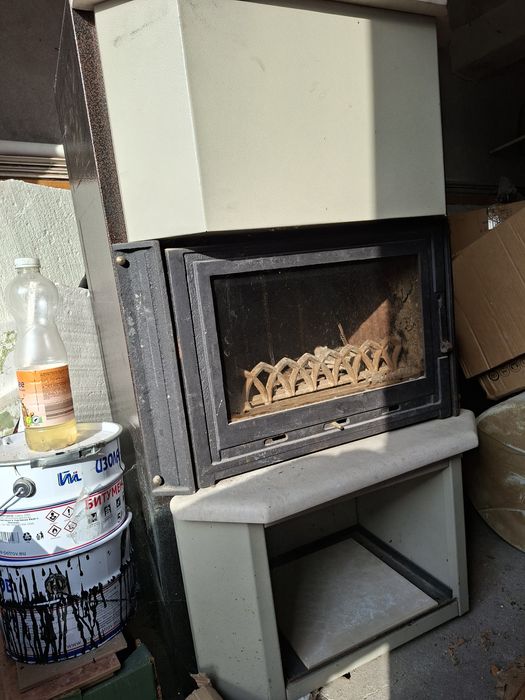 Продавам камина с водна риза малко употребявана. Работеща с оборудване