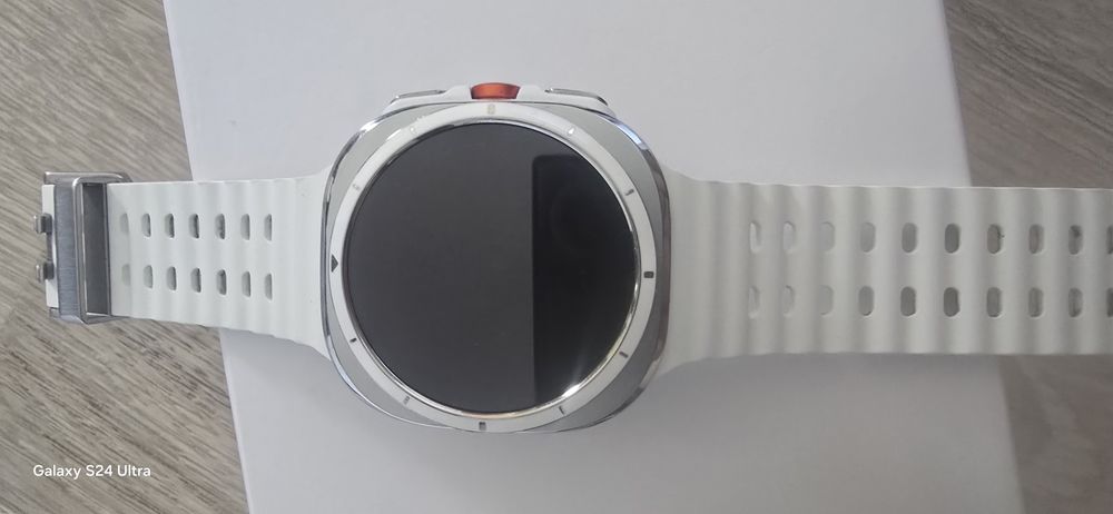 Samsung Galaxy Watch Ultra 47mm LTE Titanium White – Purtat ocazional
