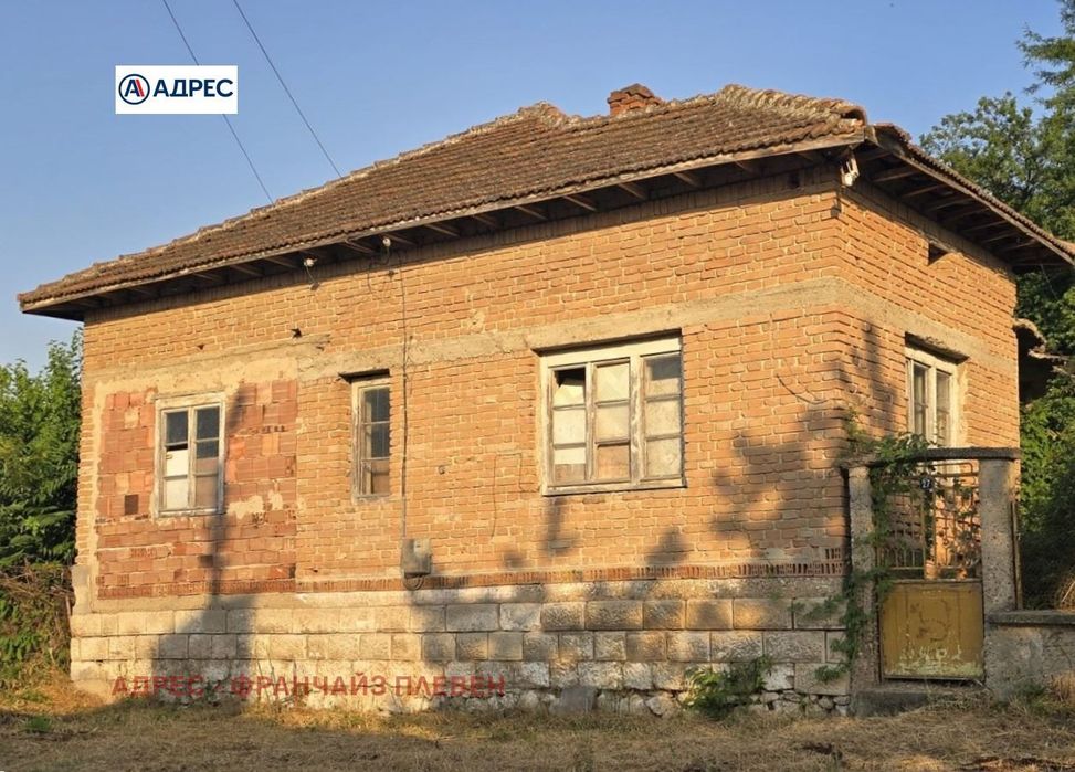 Къща в Плевен, област-с.Милковица площ 90 цена 10000