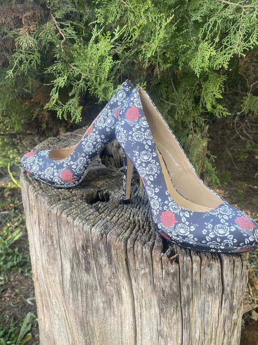 Дамски обувки с ток Bata номер 36