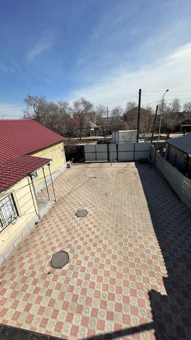 Продам два дома на одном участке,