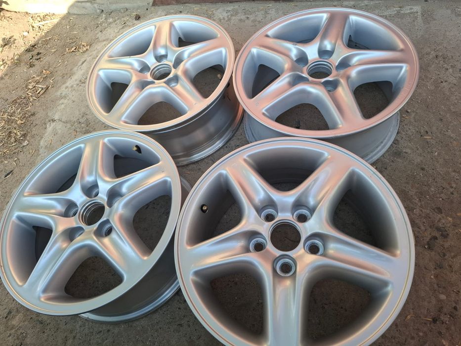 Продам оригинальные диски на LEXUS RX300 R16