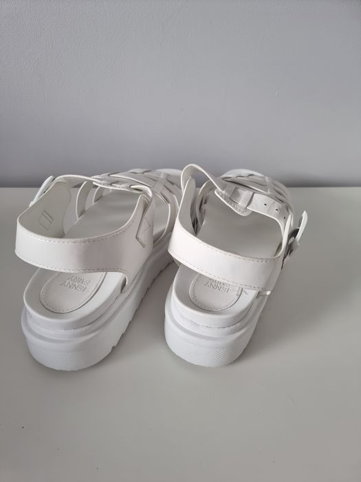 Ежедневни кожени бели сандали