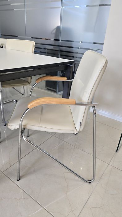 Конферентни столове и маса