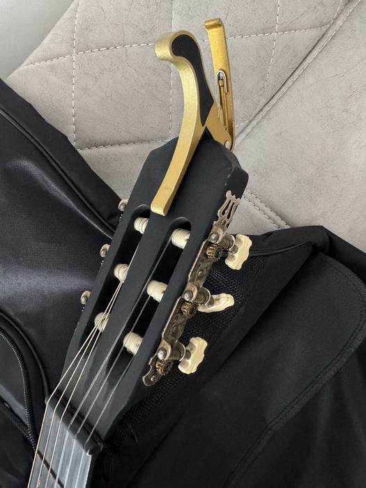 Klassika gitara sotiladi