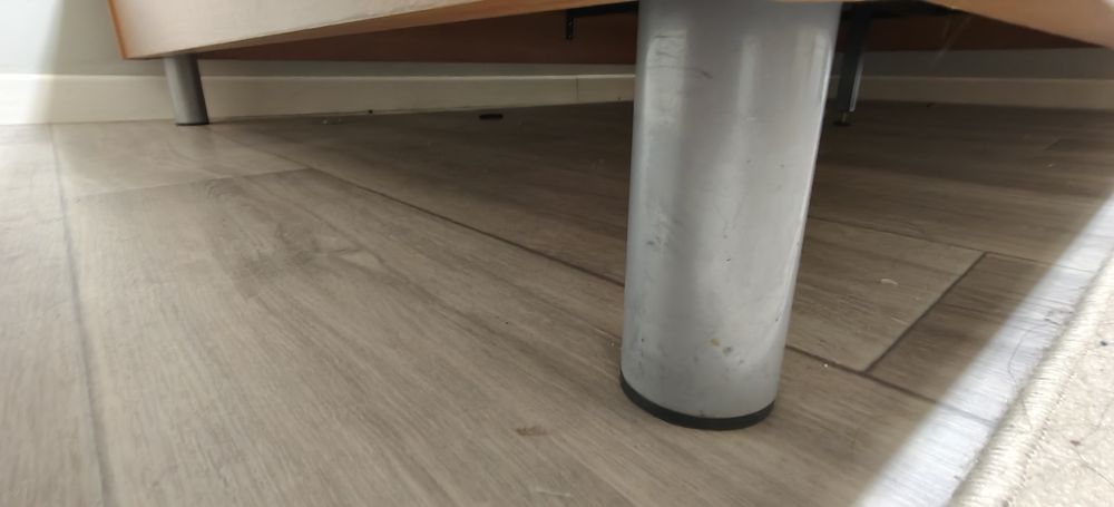 Стол для учебы и работы