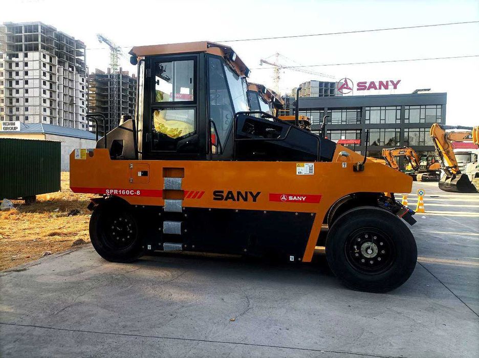 Пневмоколёсный   SANY SPR160C-8 16 тн каток (XCMG ) в наличий