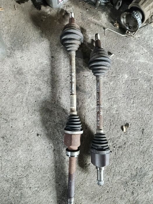 Полуоски за Пежо 308 1.6hdi 120кс.