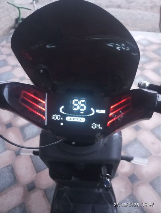 DRONGA Skutr sotiladi