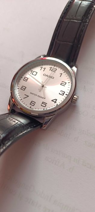 ceasuri Casio  MTP V-001 argintiu si negru