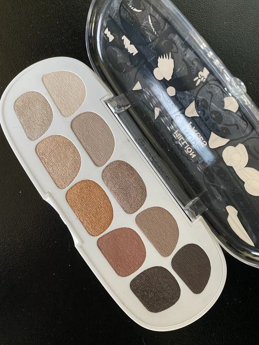 Палитра сенки Essence