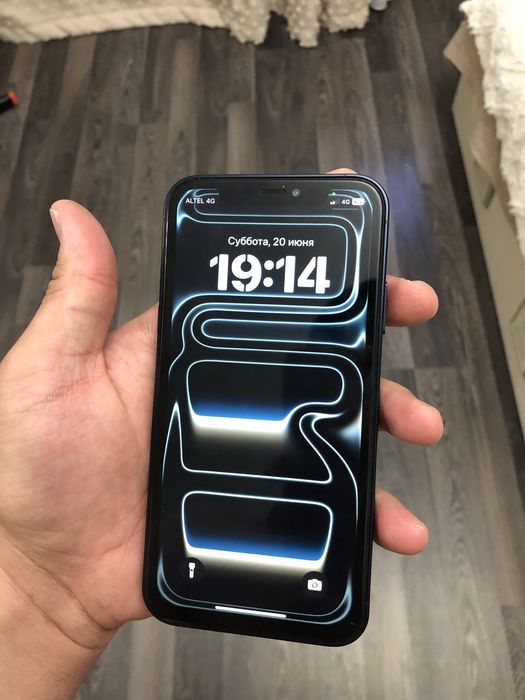 Продам Айфон Xr в корпусе 17 Pro