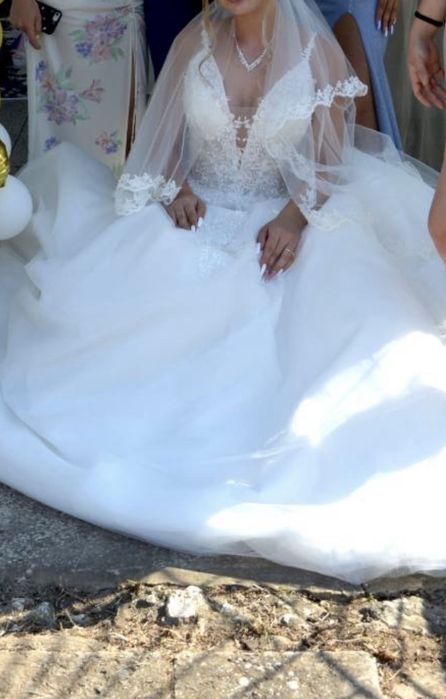 Булченска рокля с камъни и гол гръб