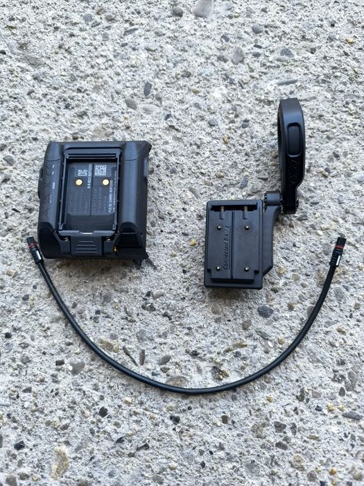 Контролер Bosch LED Remote BRC3600 и държач Bosch Smartphone BSP3200