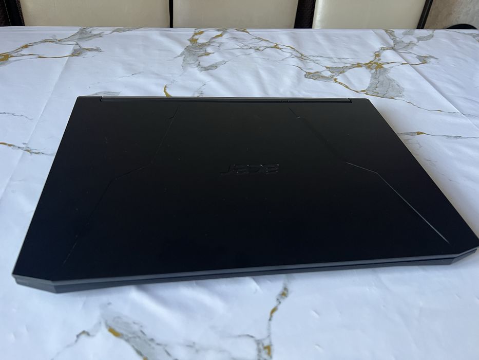 Продам ноутбук игровой мощный