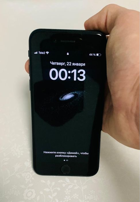 Продам Iphone Se 2020 года