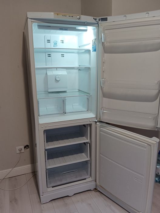 Холодильник и стиралку продам