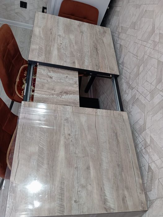 Продам срочно стол