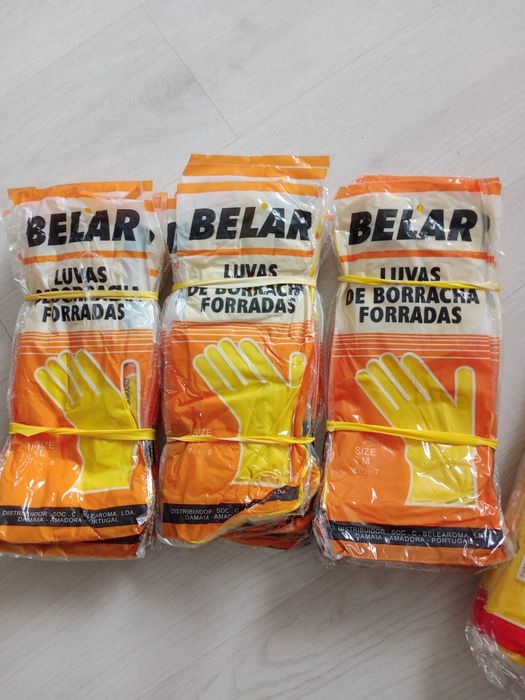 Продам резиновые перчатки, размеры  L, M.