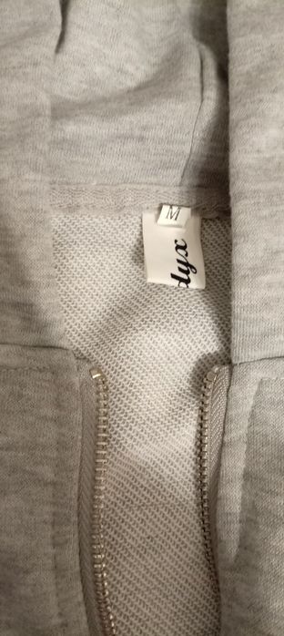 Продам новую кофту для девочек