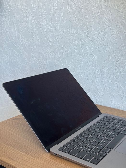 MacBook Air 2019 Продам Макбук Эйр 2019