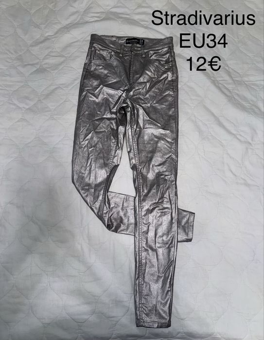 Ефектен дамски сребърен панталон Stradivarius, размер 34