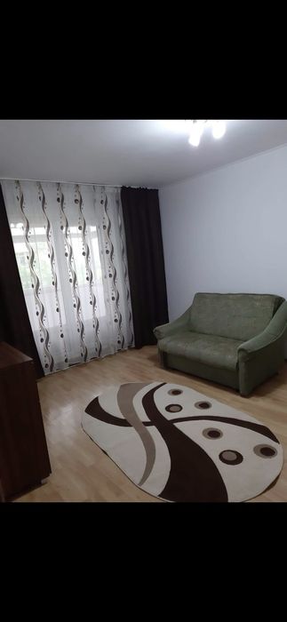 Inchiriez apartament